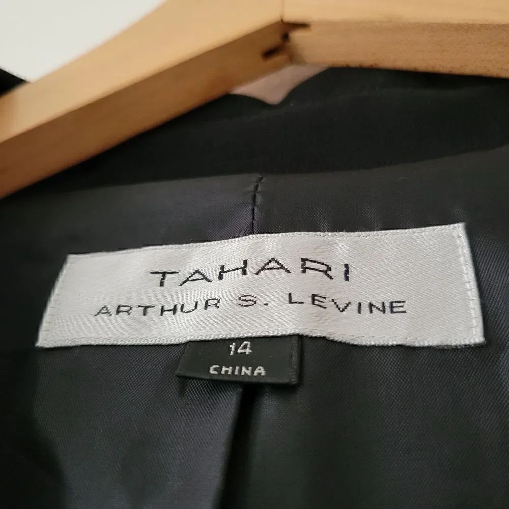 Tahari Black Blazer Jacket Button Front 14 - Picture 2 of 6